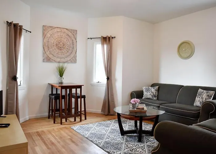 Holiday home Cozy & Family Friendly Sleeps 6