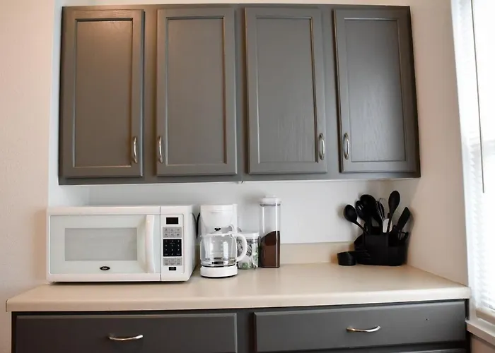 Cozy & Family Friendly Sleeps 6 *
