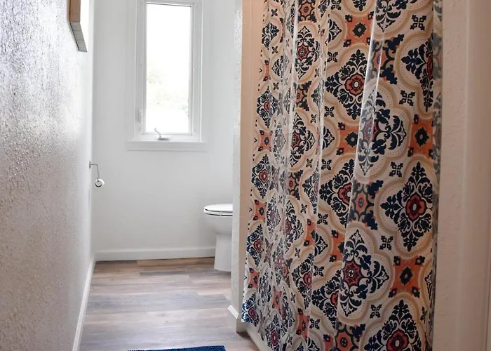 Holiday home Cozy & Family Friendly Sleeps 6